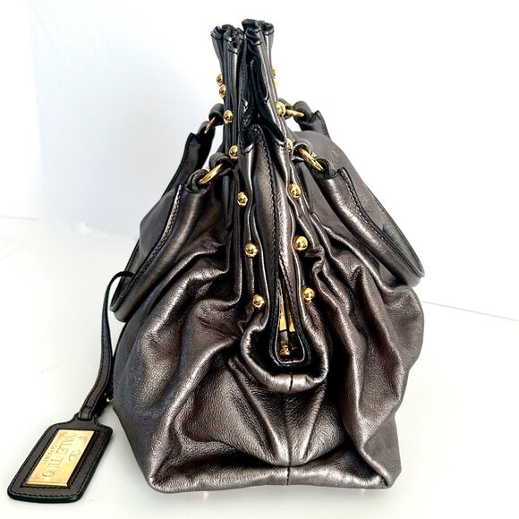 Valentino Garavani Metallic Leather Rockstud Pleated Bag - Picture 5 of 16
